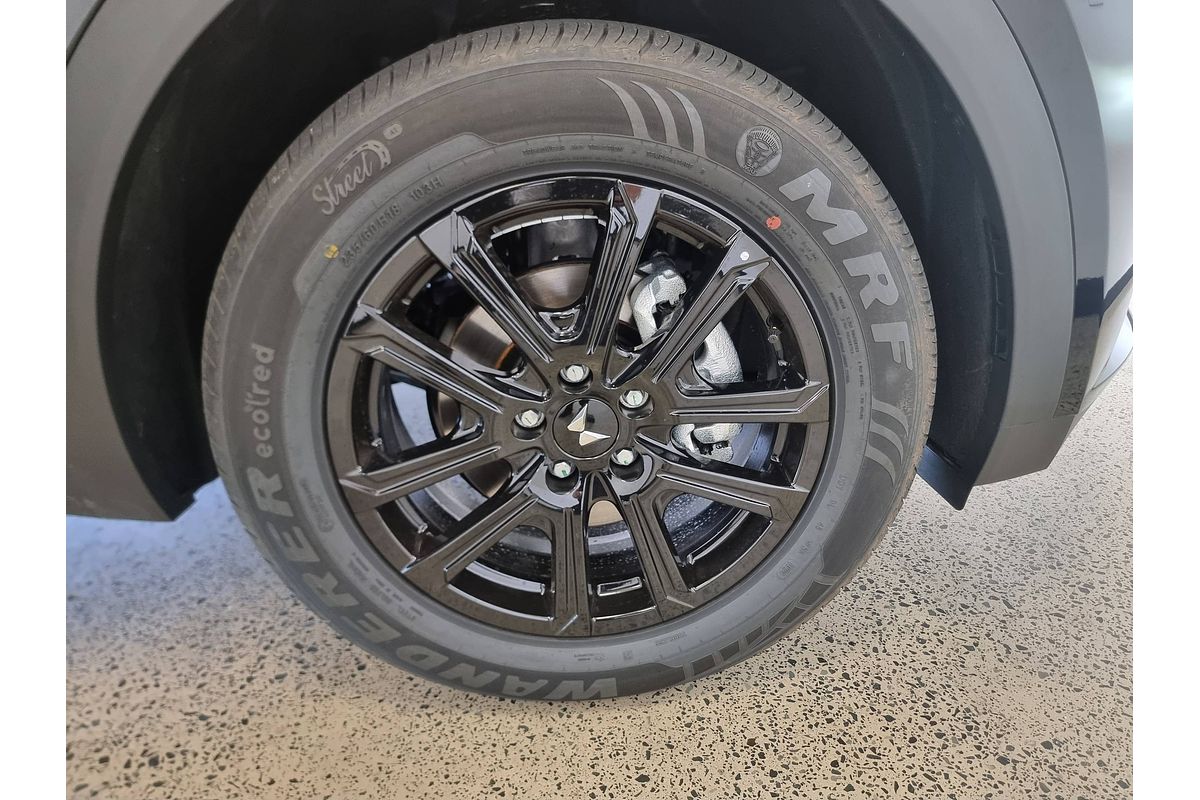2024 Mahindra XUV700 AX7L