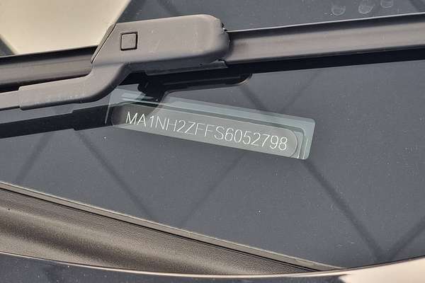 2024 Mahindra XUV700 AX7L