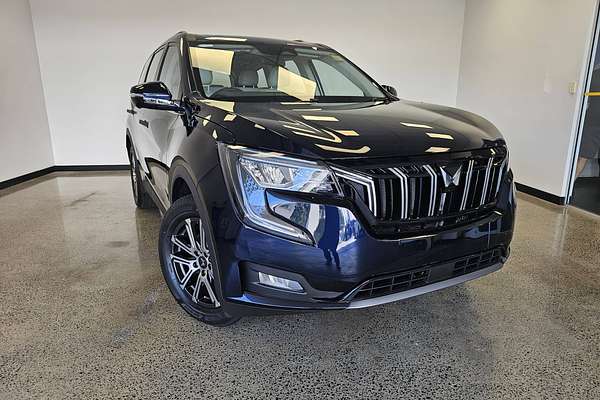 2024 Mahindra XUV700 AX7L