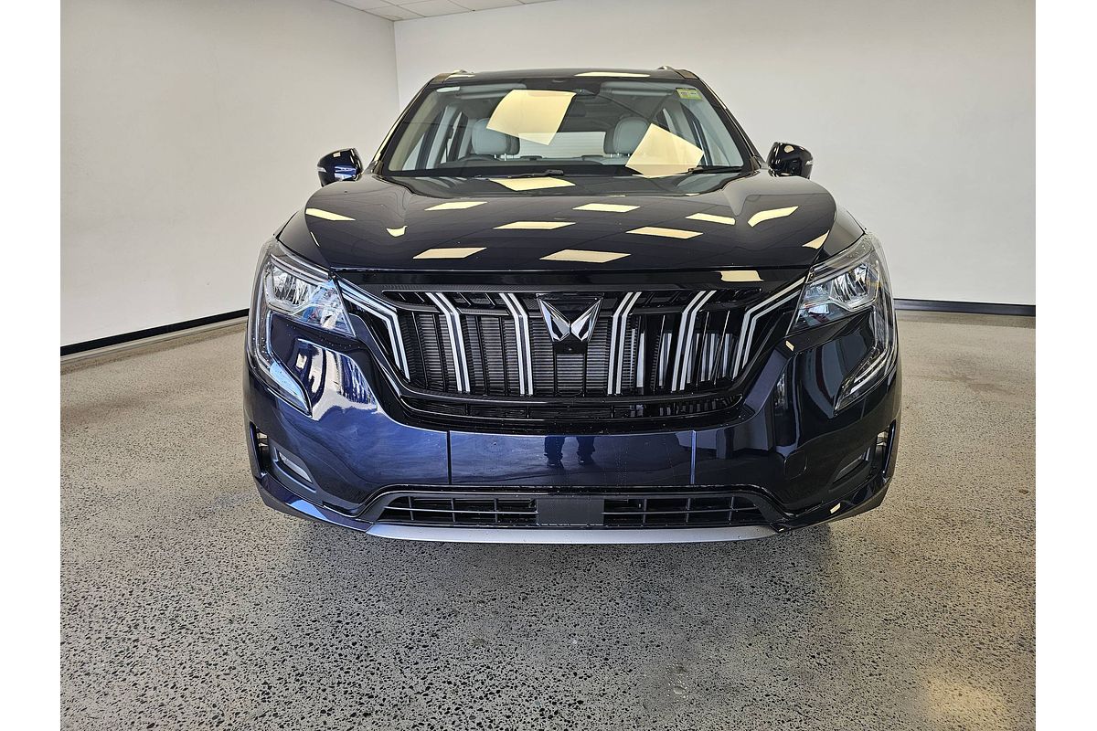 2024 Mahindra XUV700 AX7L