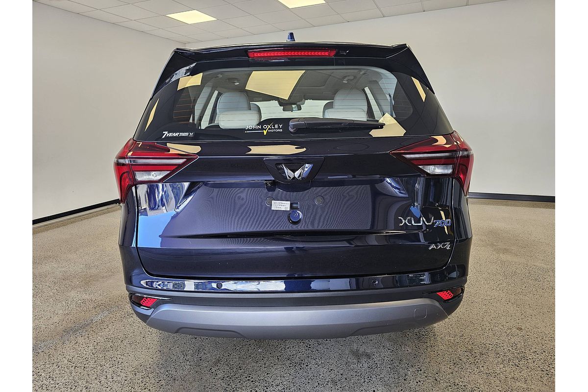 2024 Mahindra XUV700 AX7L