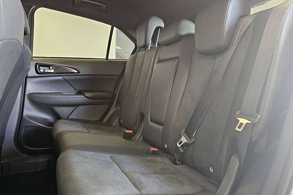 2024 Mitsubishi Eclipse Cross Black Edition YB
