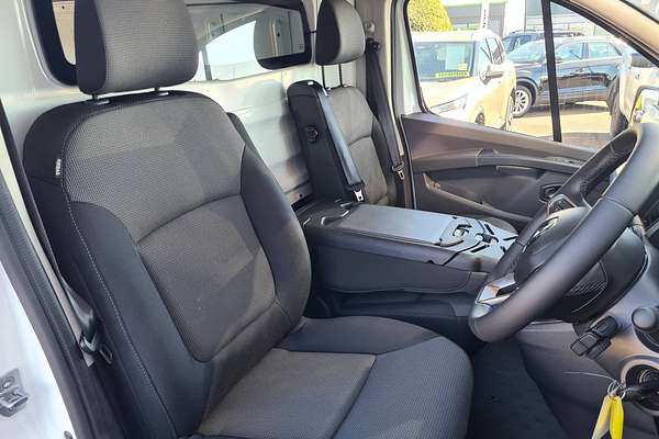2024 Renault Trafic Pro X82 SWB