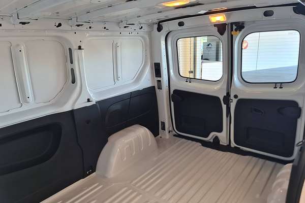 2024 Renault Trafic Pro X82 SWB