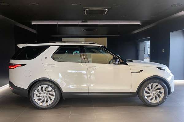 2024 Land Rover Discovery D350 S Series 5