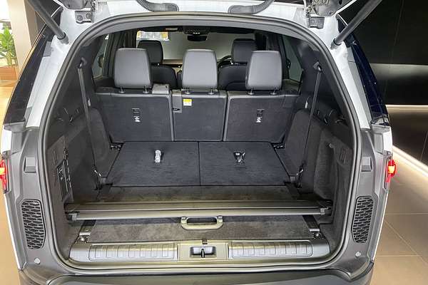 2024 Land Rover Discovery D350 S Series 5