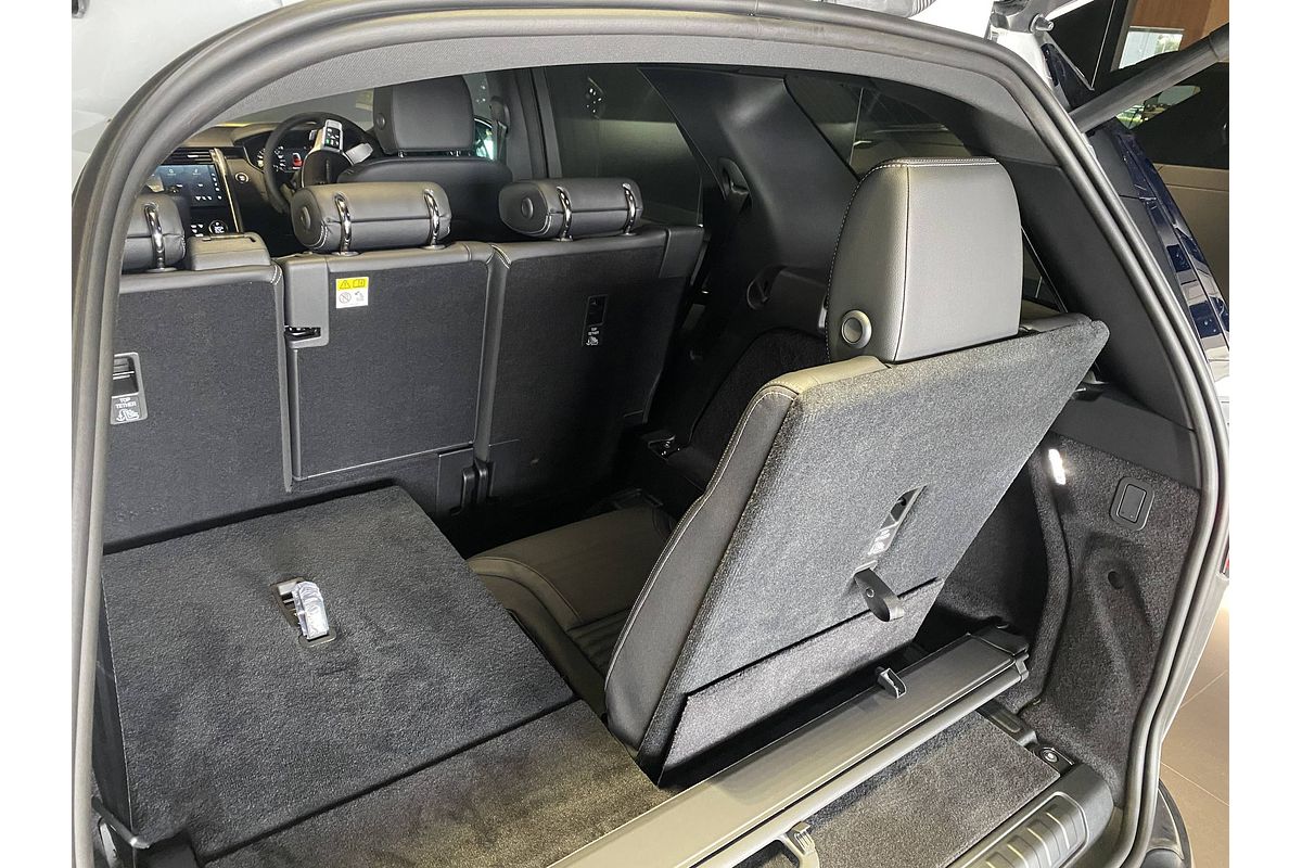 2024 Land Rover Discovery D350 S Series 5