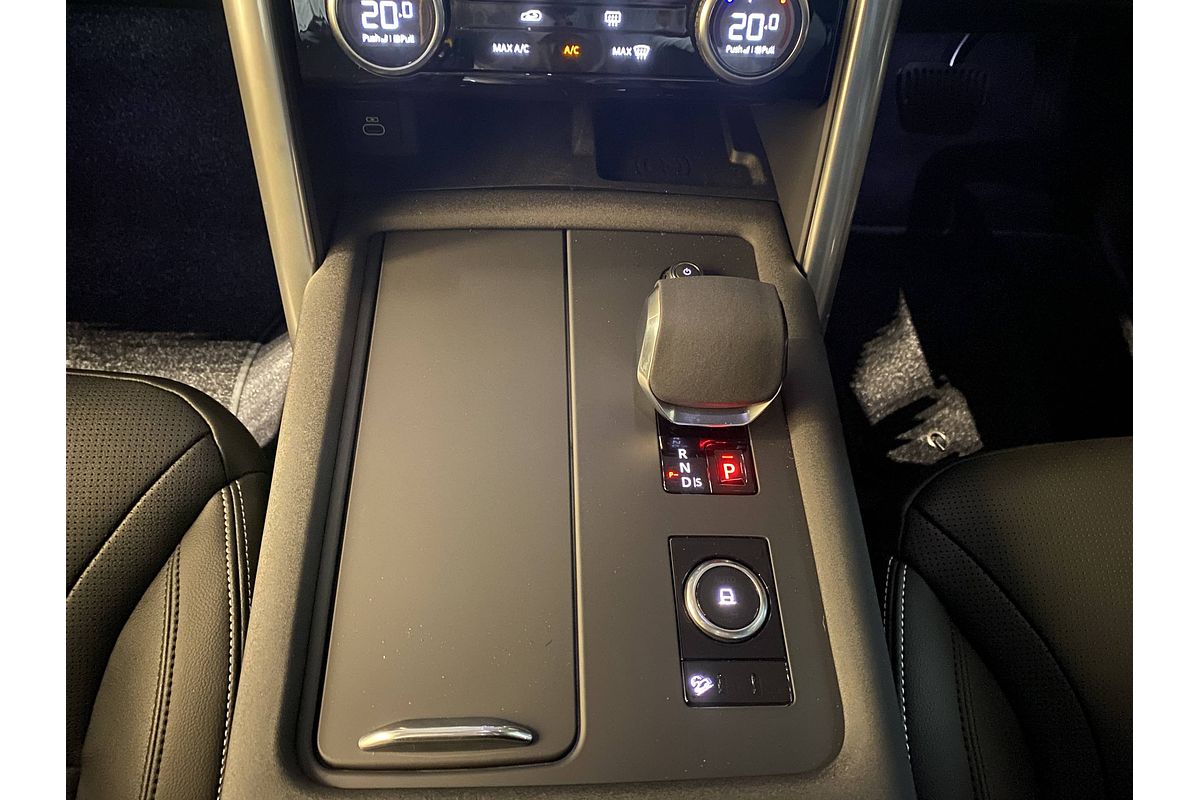 2024 Land Rover Discovery D350 S Series 5