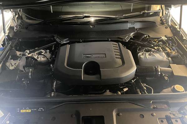 2024 Land Rover Discovery D350 S Series 5