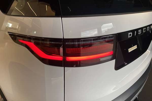 2024 Land Rover Discovery D350 S Series 5