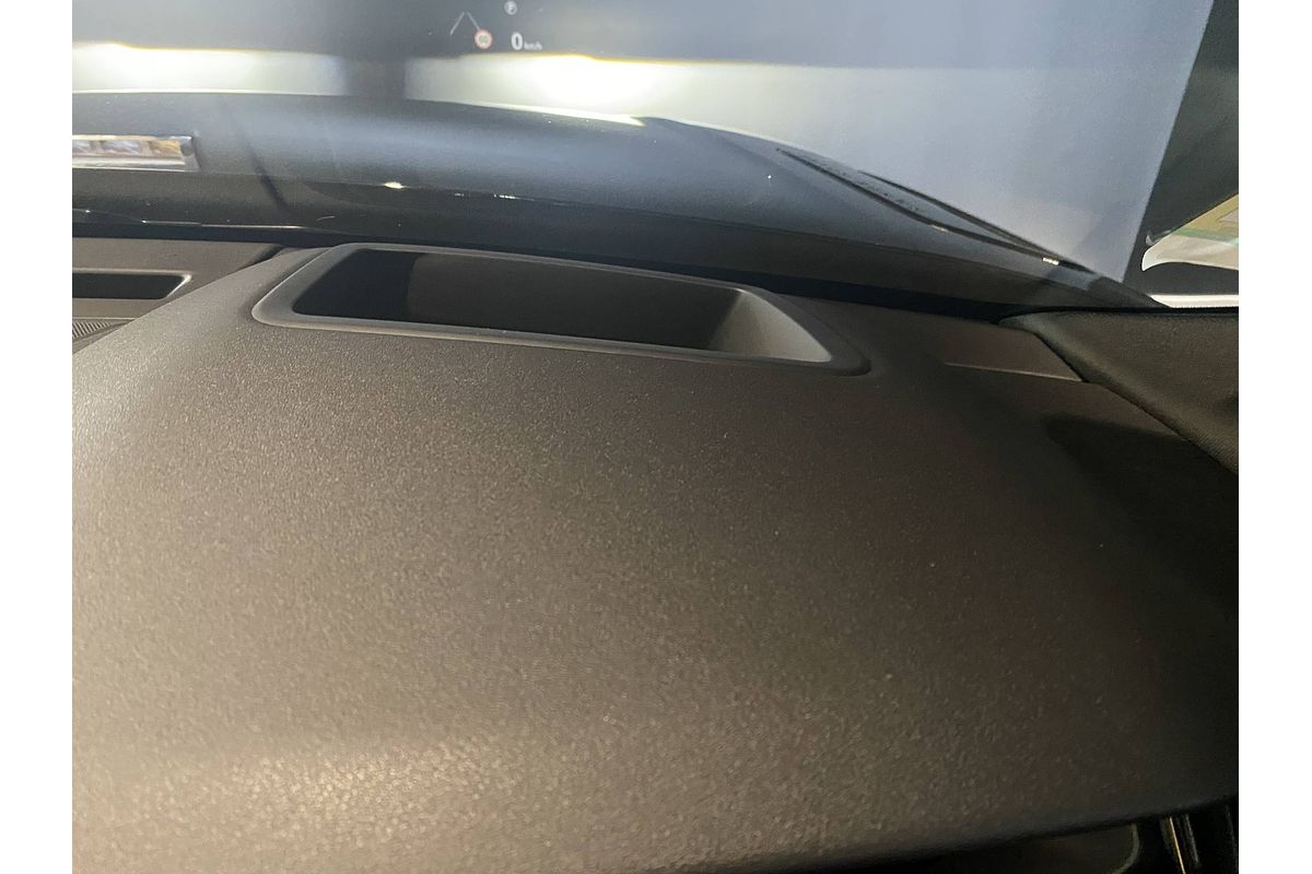 2024 Land Rover Range Rover Velar P250 Dynamic SE L560