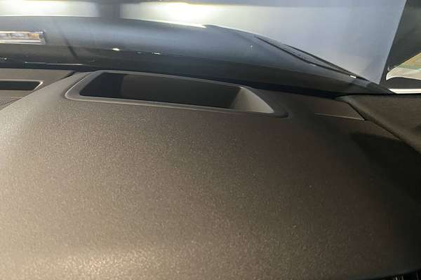 2024 Land Rover Range Rover Velar P250 Dynamic SE L560