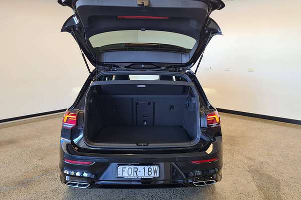 2024 Volkswagen Golf 110TSI R-Line 8