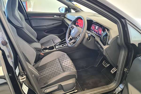 2024 Volkswagen Golf 110TSI R-Line 8