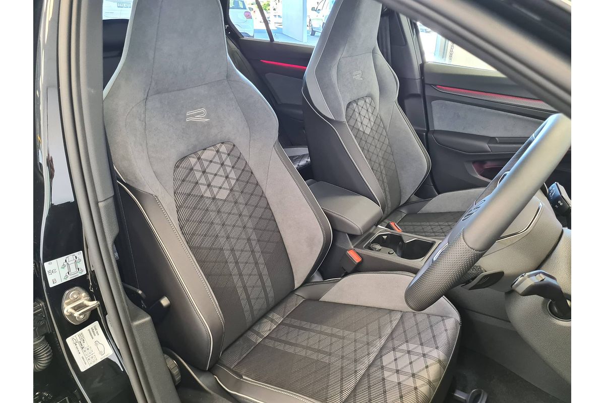 2024 Volkswagen Golf 110TSI R-Line 8