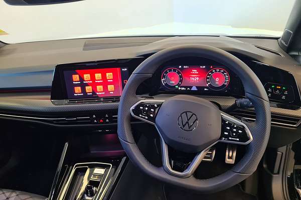 2024 Volkswagen Golf 110TSI R-Line 8