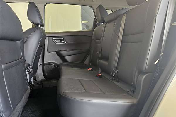 2024 Nissan X-TRAIL ST-L T33