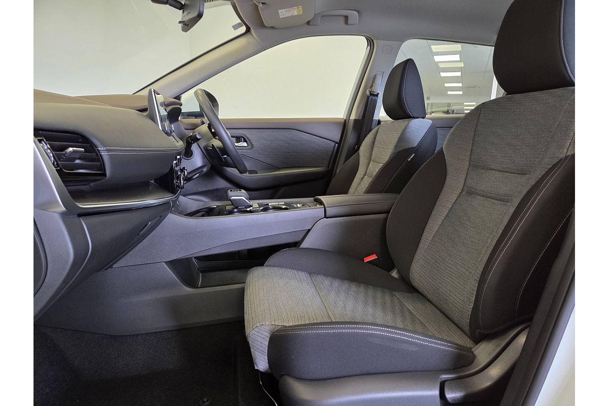 2024 Nissan X-TRAIL ST T33