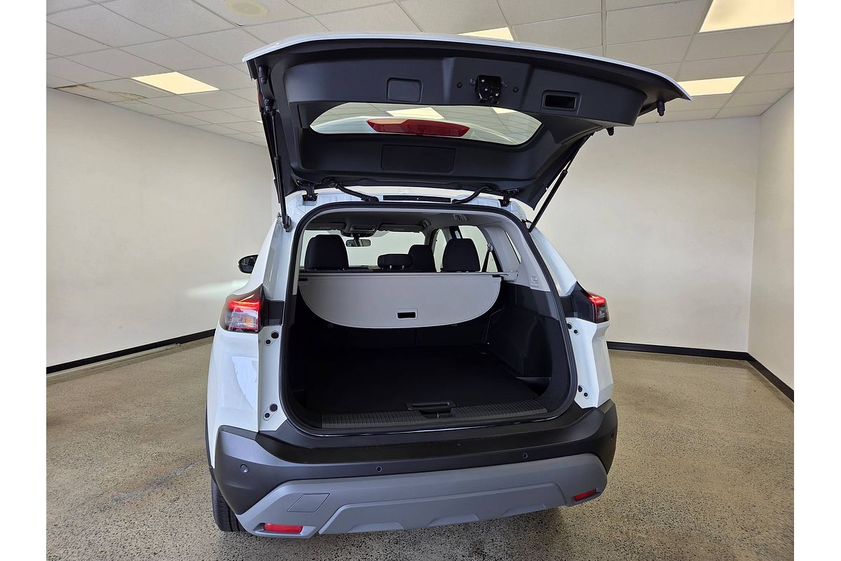 2024 Nissan X-TRAIL ST T33