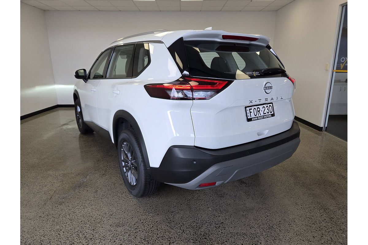 2024 Nissan X-TRAIL ST T33