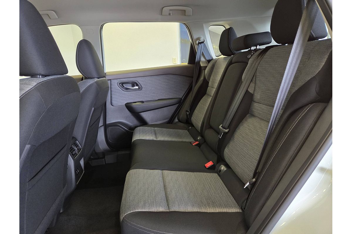 2024 Nissan X-TRAIL ST T33