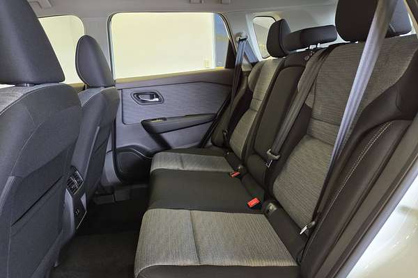 2024 Nissan X-TRAIL ST T33