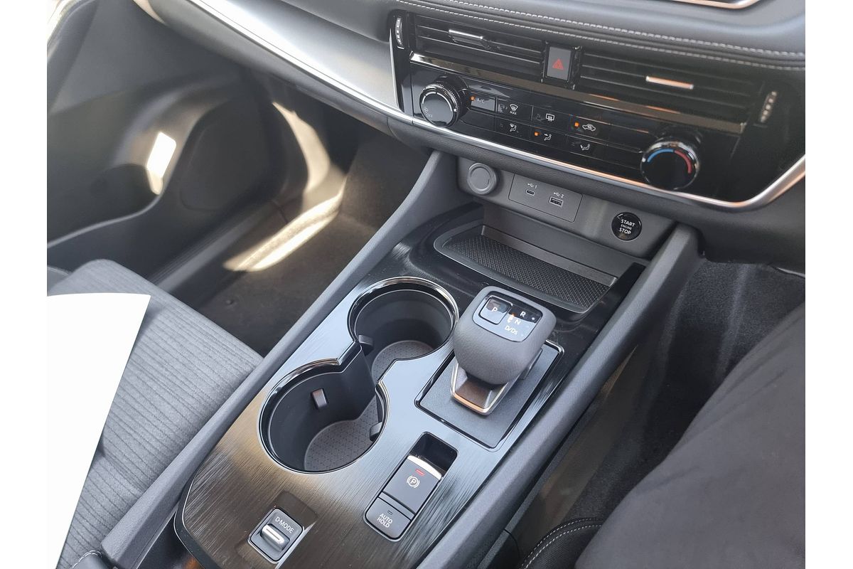 2024 Nissan X-TRAIL ST T33