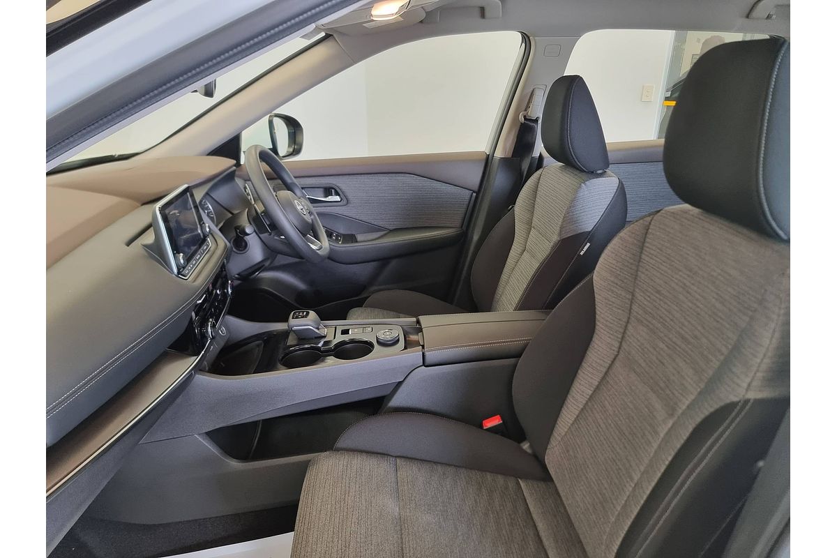 2024 Nissan X-TRAIL ST T33