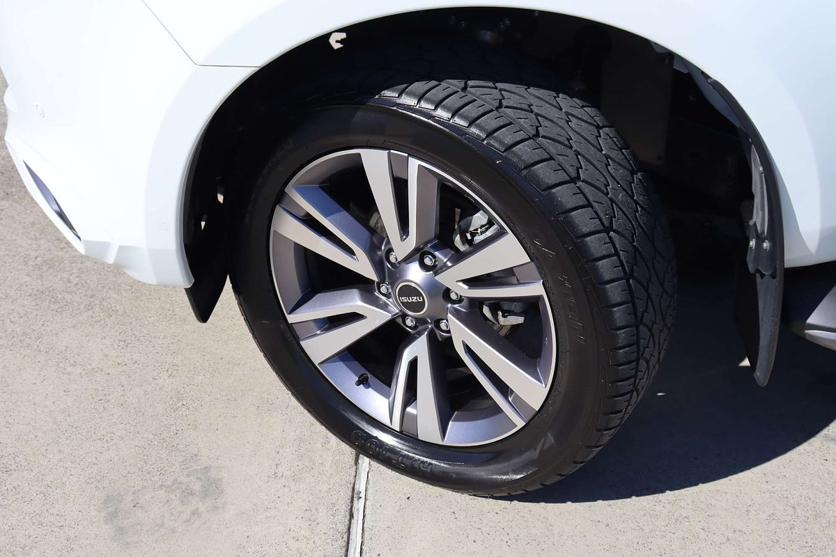 2022 Isuzu MU-X LS-T