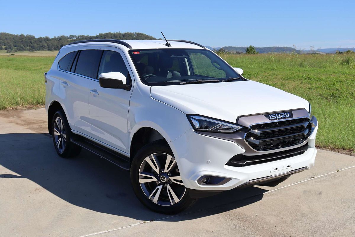 2022 Isuzu MU-X LS-T