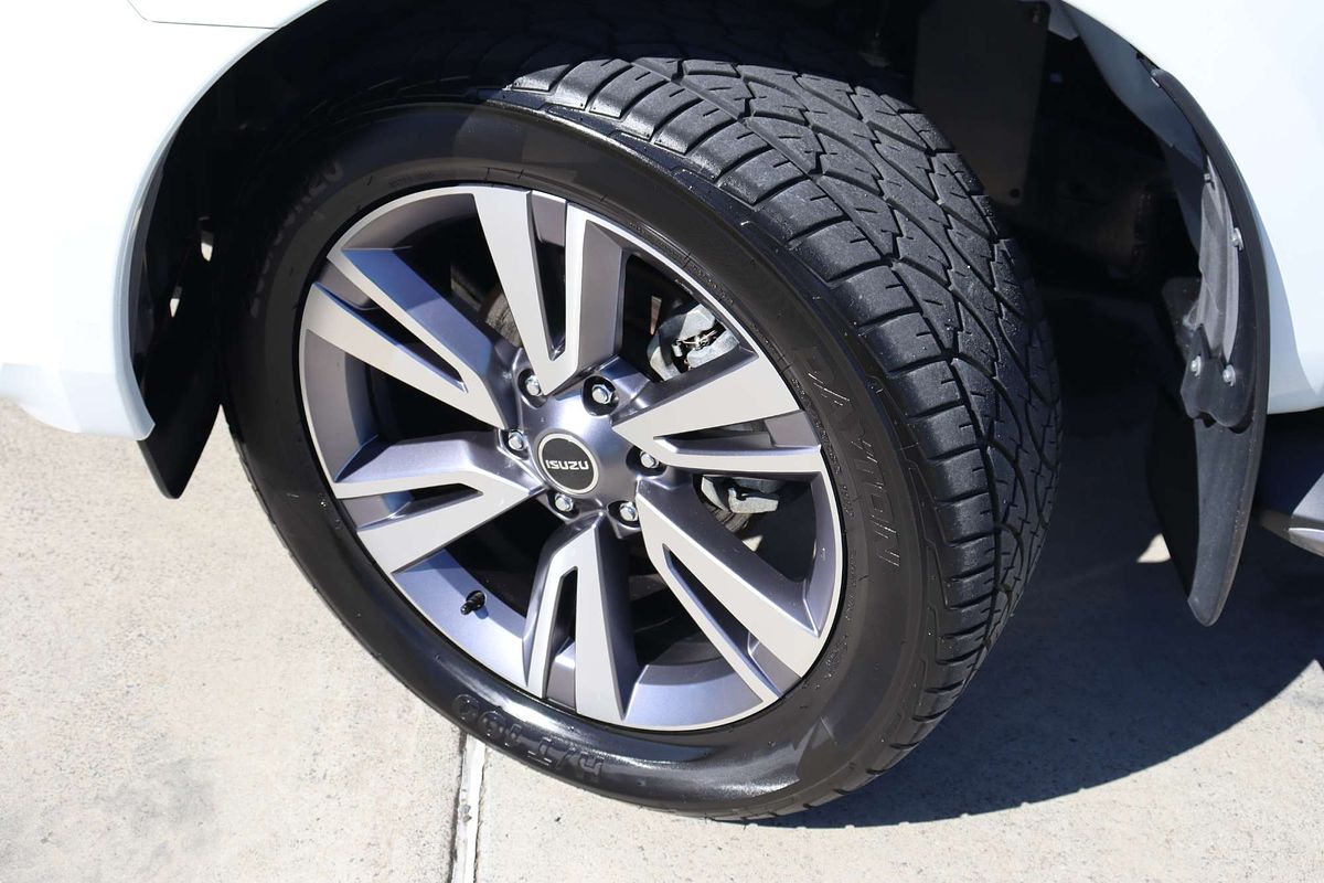 2022 Isuzu MU-X LS-T