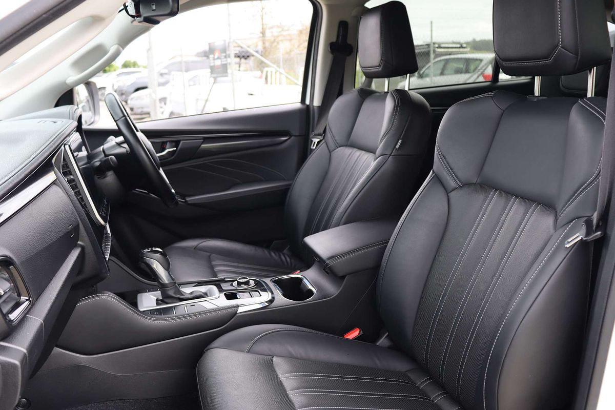2022 Isuzu MU-X LS-T