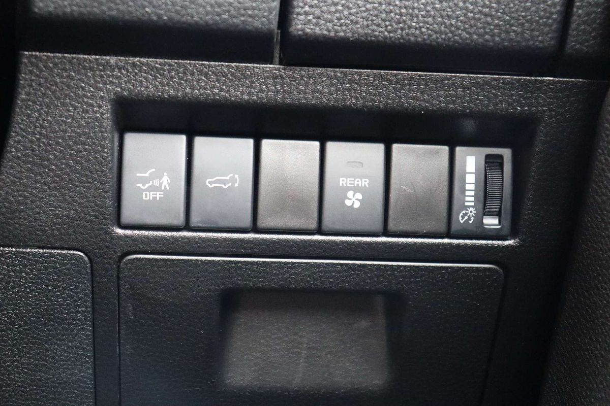2022 Isuzu MU-X LS-T