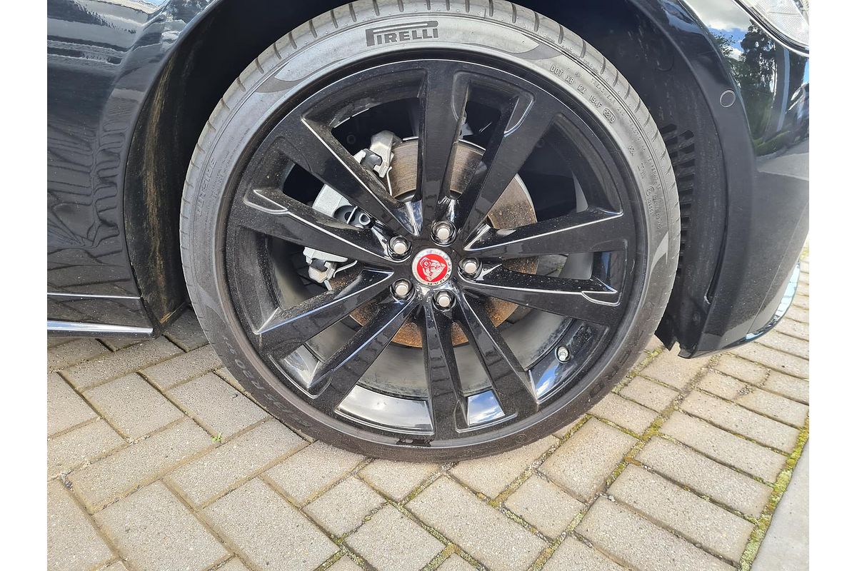2020 Jaguar XF 25t Chequered Flag X260