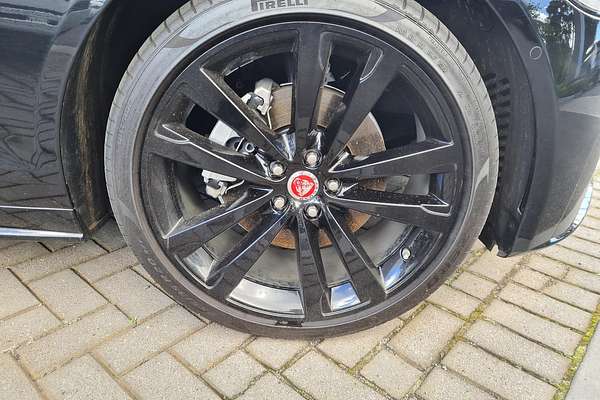 2020 Jaguar XF 25t Chequered Flag X260