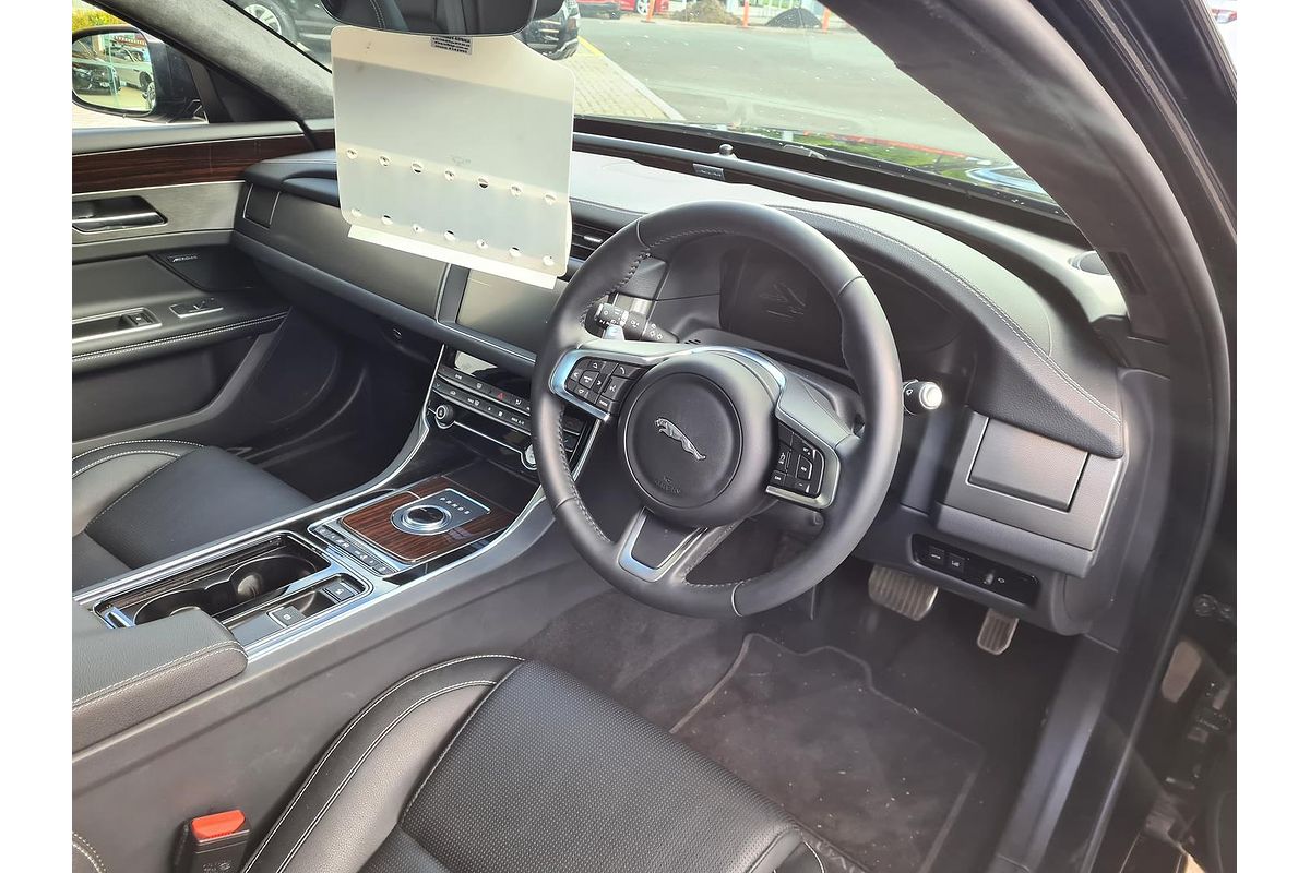 2020 Jaguar XF 25t Chequered Flag X260