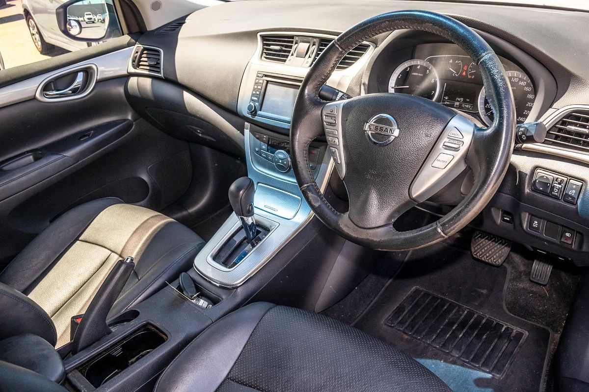 2012 Nissan Pulsar Ti B17
