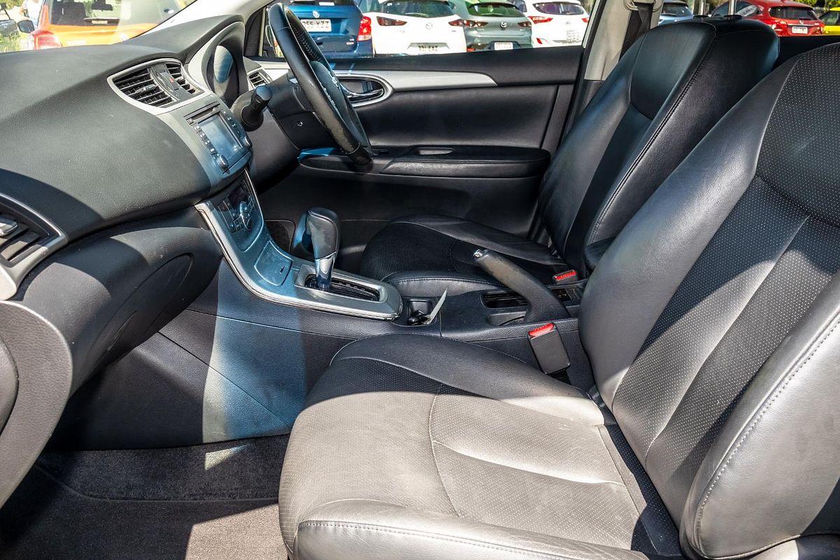 2012 Nissan Pulsar Ti B17