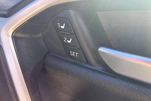 2020 Toyota RAV4 Cruiser AXAH52R
