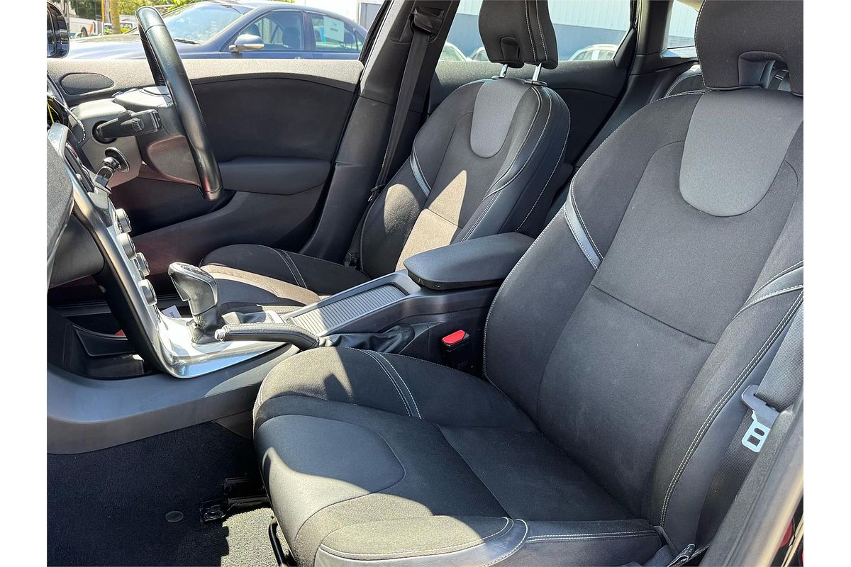 2014 Volvo V40 D2 KINETIC M MY14