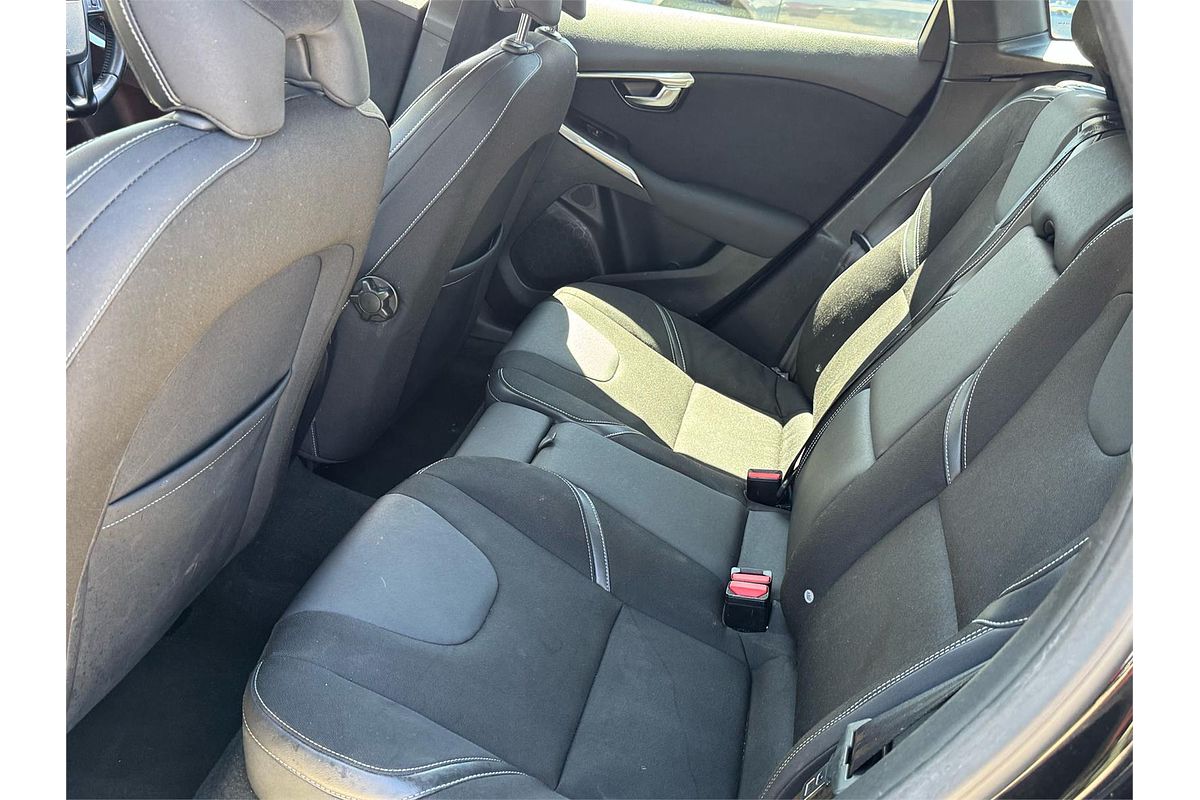 2014 Volvo V40 D2 KINETIC M MY14