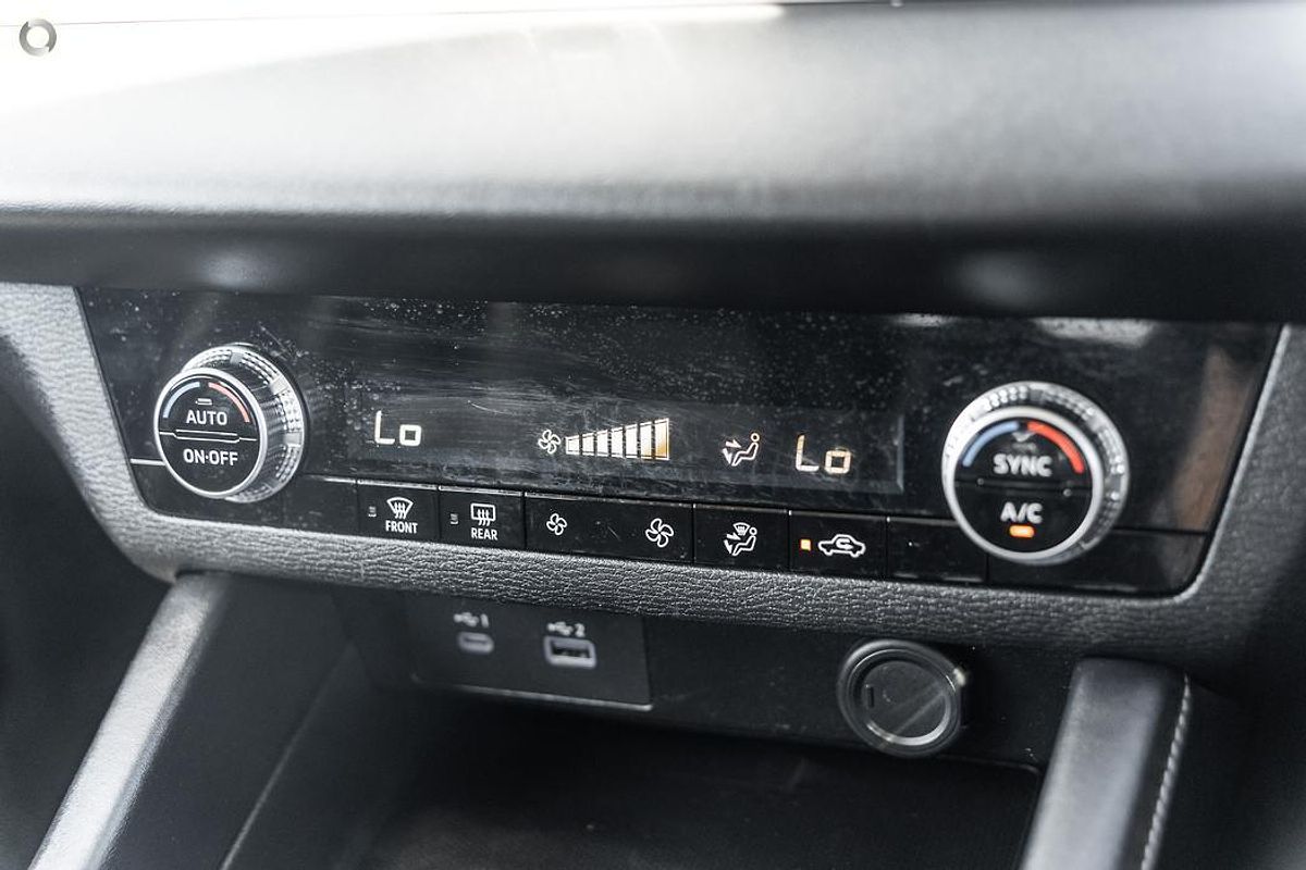 2023 Mitsubishi Outlander ES ZM