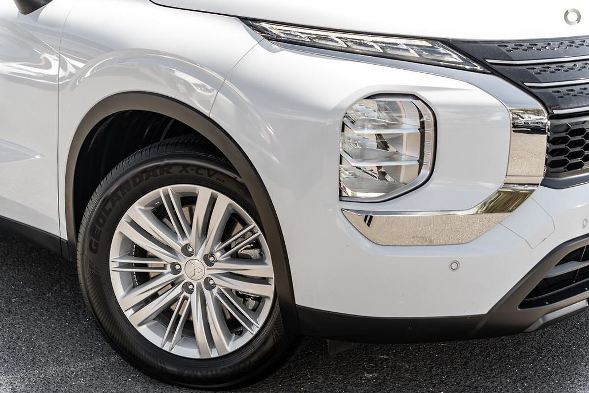 2023 Mitsubishi Outlander ES ZM