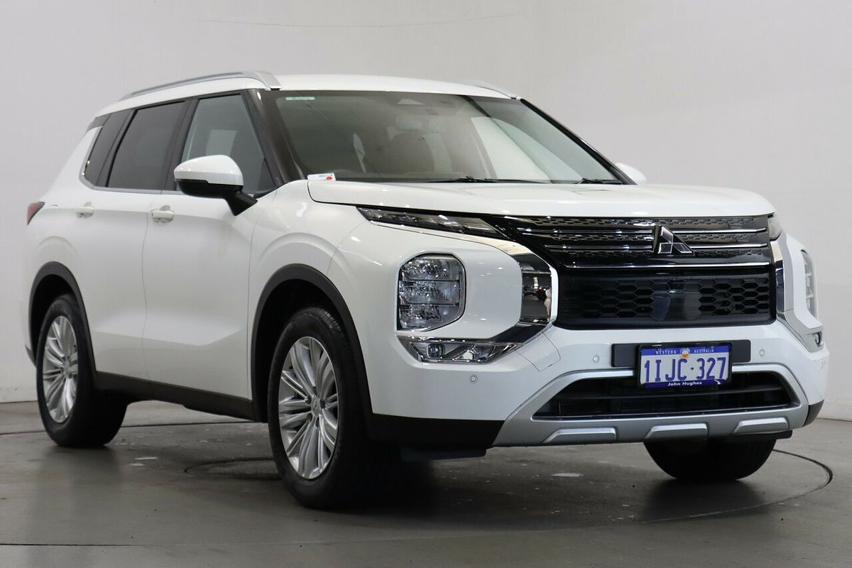 2024 Mitsubishi Outlander LS ZM