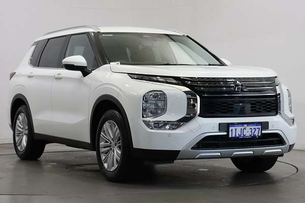 2024 Mitsubishi Outlander LS ZM