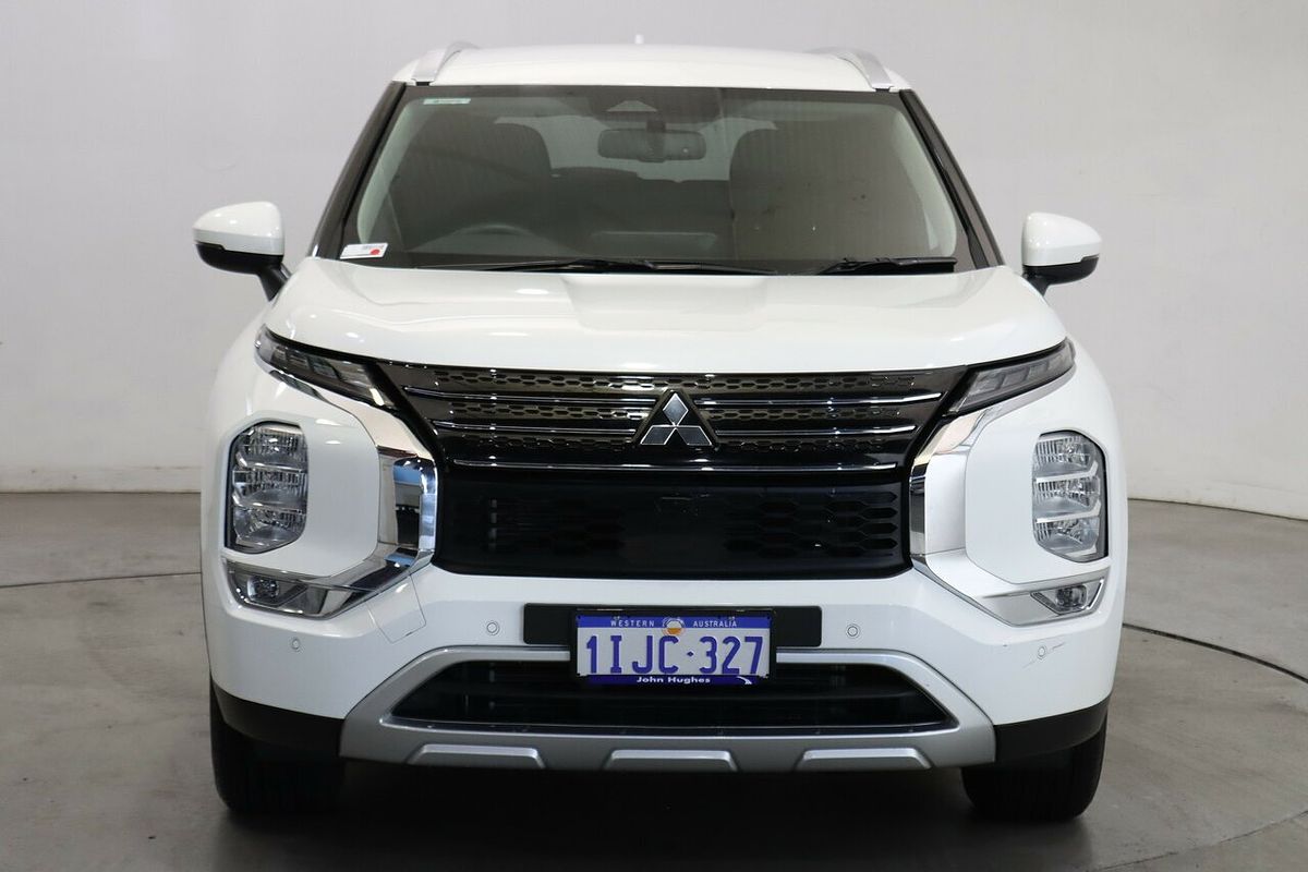 2024 Mitsubishi Outlander LS ZM