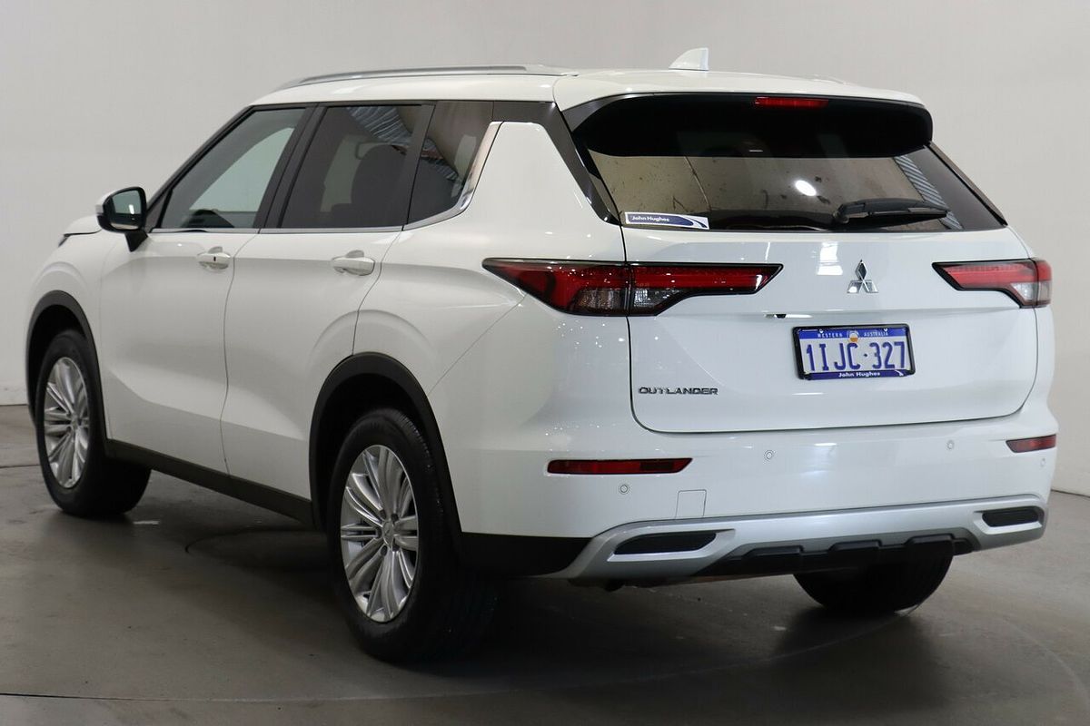2024 Mitsubishi Outlander LS ZM