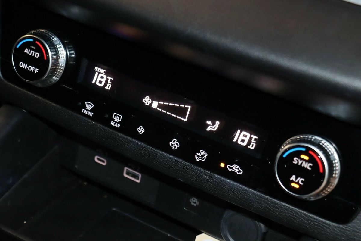 2024 Mitsubishi Outlander LS ZM