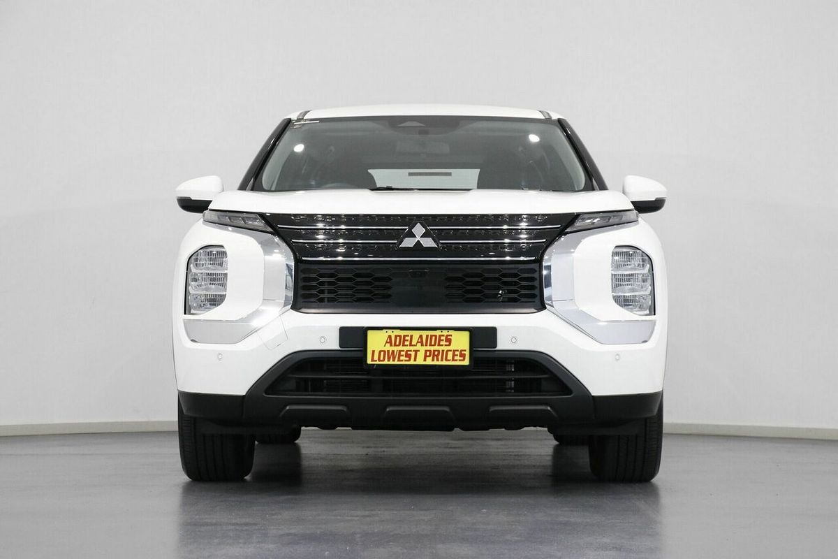 2023 Mitsubishi Outlander ES ZM