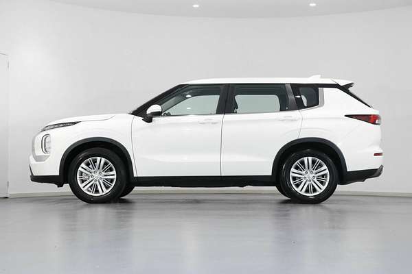 2023 Mitsubishi Outlander ES ZM
